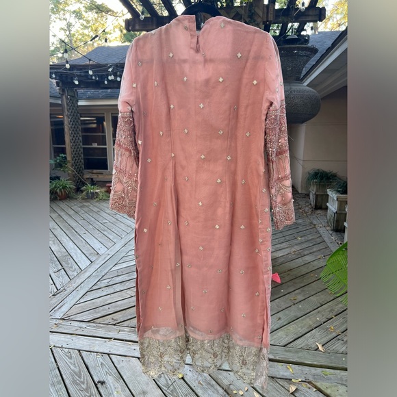 Pakistani outfit - Picture 6 of 11